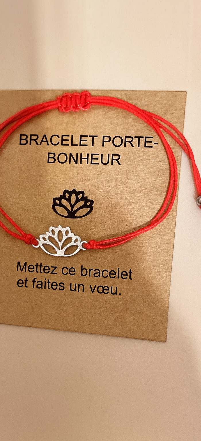 <h2><em>1 bracelet porte bonheur offert</em></h2>